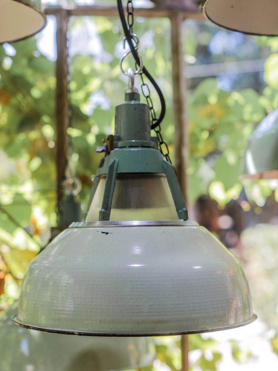 abat jour emaillee vert lampe industrielle holophane – Du coté du design