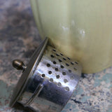 ancienne theiere / pot a infuser jaune