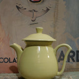 ancienne theiere jaune