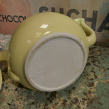 ancienne theiere jaune