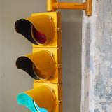 feu tricolore americain New York vintage USA jaune dans son jus avec fixation murale