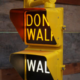 New York feu dont walk americain vintage USA jaune d'origine avec fixations murale