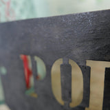 old stencil marking for museum crate transport / Weight