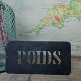 old stencil marking for museum crate transport / Weight