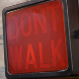 New York feu dont walk americain vintage USA jaune d'origine avec fixations murale