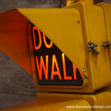 New York feu dont walk americain vintage USA jaune d'origine avec fixations murale