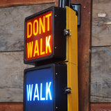 New York feu dont walk americain vintage USA jaune d'origine avec fixations murale