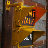 New York feu dont walk americain vintage USA jaune d'origine avec fixations murale