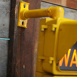 New York feu dont walk americain vintage USA jaune d'origine avec fixations murale