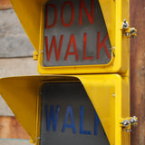 New York feu dont walk americain vintage USA jaune d'origine avec fixations murale