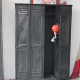 ancien vestiaire d'usine 4 portes des années 40 entirement riveté