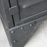 ancien vestiaire d'usine 4 portes des années 40 entirement riveté