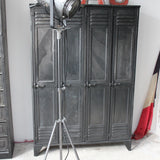 ancien vestiaire d'usine 4 portes des années 40 entirement riveté