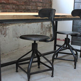 ancienne Chaise basse d atelier industrielle nicolle "" dit queu de baleine ""