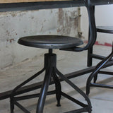 ancienne Chaise basse d atelier industrielle nicolle "" dit queu de baleine ""