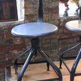 ancienne Chaise basse d atelier industrielle nicolle "" dit queu de baleine ""