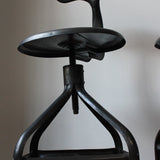 ancienne Chaise basse d atelier industrielle nicolle "" dit queu de baleine ""