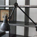 Ancienne lampe industrielle gras