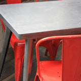 La célèbre table 55 Tolix patine graphite