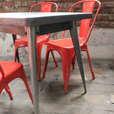 La célèbre table 55 Tolix patine graphite