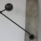 Ancienne lampe applique industrielle mazda dans sont jus