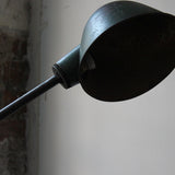 lampe de garage atelier R.G Levallois patine d'origine