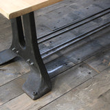 grande table industrielle plateau chene massif pietement fonte