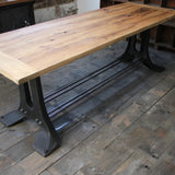 grande table industrielle plateau chene massif pietement fonte