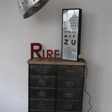 Ancien test d'acuité visuel d'ophtalmologiste et d'opticien, tableau Monoyer