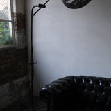 lampe sur pied atelier carrossier atelier R.G Levallois