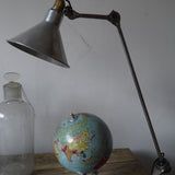 superbe ancienne lampe industrielle Gras abat jour dessinateur polie miroir