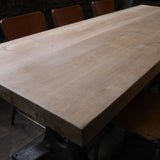 grande table industrielle plateau chene massif pietement fonte