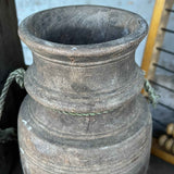 Pot traditionnel en bois du Népal