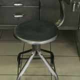 ancienne Chaise basse d atelier industrielle nicolle "" dit queu de baleine ""