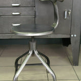 ancienne Chaise basse d atelier industrielle nicolle "" dit queu de baleine ""