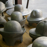 Ancien moule a chapeau en metal