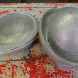 Ancien moule a chapeau en metal