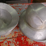 Ancien moule a chapeau en metal