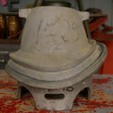 Ancien moule a chapeau en metal