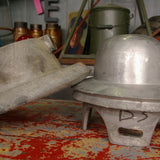 Ancien moule a chapeau en metal