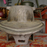 Ancien moule a chapeau en metal