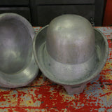 Ancien moule a chapeau en metal