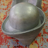 Ancien moule a chapeau en metal