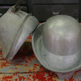 Ancien moule a chapeau en metal