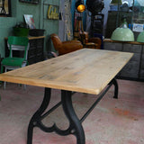 grande table industrielle plateau ancien chene massif pietement fonte