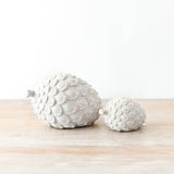 Décoration en forme de pomme de pin en céramique à glaçure réactive blanche, 17,2 cm