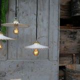 1 abat jour suspension opaline a dentelle  lampe industrielle