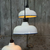 Suspension, lampe industrielle en tôle émaillée blanche – luminaire abat jour atelier