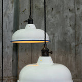 Suspension, lampe industrielle en tôle émaillée blanche – luminaire abat jour atelier