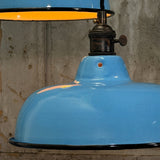 Suspension, lampe industrielle en tôle émaillée bleu clair – luminaire abat jour atelier